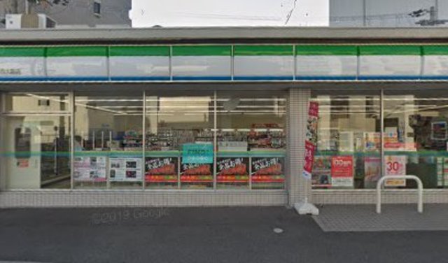 コンビニ　ファミリーマート（コンビニ）まで455m
