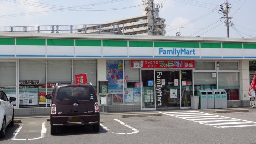 コンビニ　ファミリーマート 岡崎伊賀店（コンビニ）まで401m