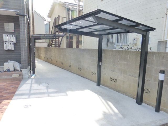 その他共有部分　★屋根付き駐輪スペースです★