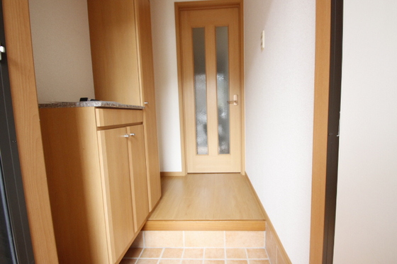 玄関　※別部屋の写真です