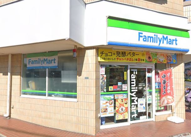 コンビニ　ファミリーマート 武蔵境二丁目店（コンビニ）まで590m