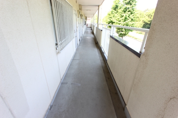 ロビー　通路