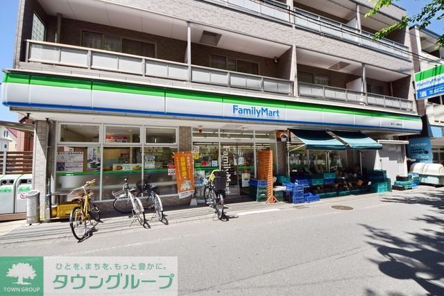 コンビニ　ファミリーマート（コンビニ）まで84m