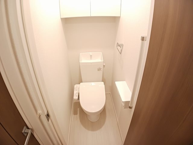トイレ　※別号室の写真です。