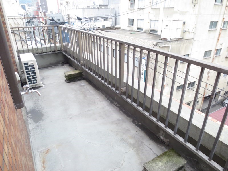 バルコニー　広々ベランダ