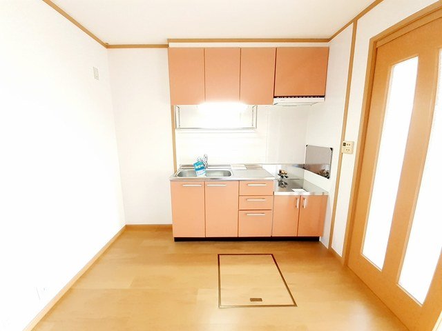 キッチン　コンパクトなキッチンで掃除もラクラク