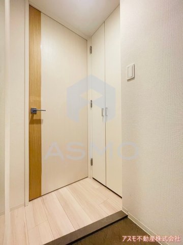 玄関　同マンション別部屋　参考写真