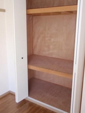 収納　同物件別部屋写真