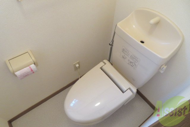 トイレ　トイレは、広すぎず、狭すぎない広さですね。