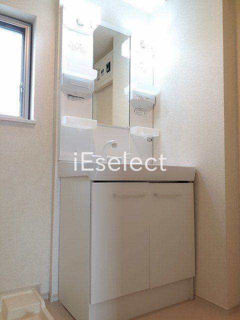 洗面設備　忙しい朝に便利な洗髪洗面化粧台