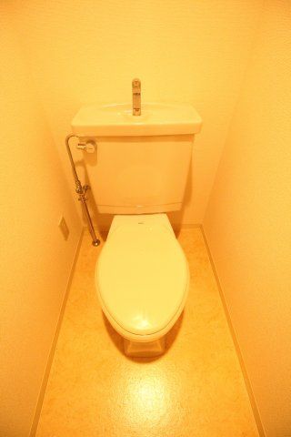 トイレ　（別タイプ参考写真）プリマベーラ王子　北区王子2