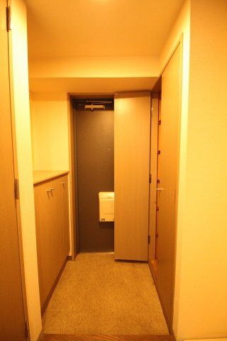 玄関　（別タイプ参考写真）プリマベーラ王子　北区王子2