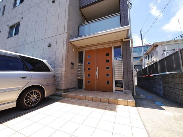 エントランス　★建物入り口前★