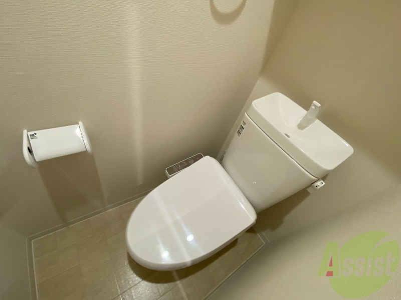 トイレ　トイレは温水洗浄便座で、とても快適にご利用いただけます。