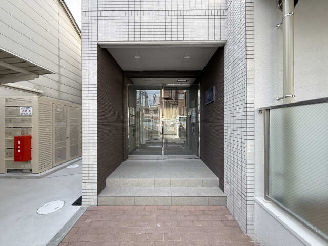 ラグナ四日市駅前の外観写真
