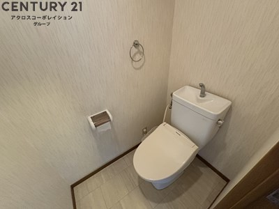 トイレ　便利な温水洗浄便座つき！