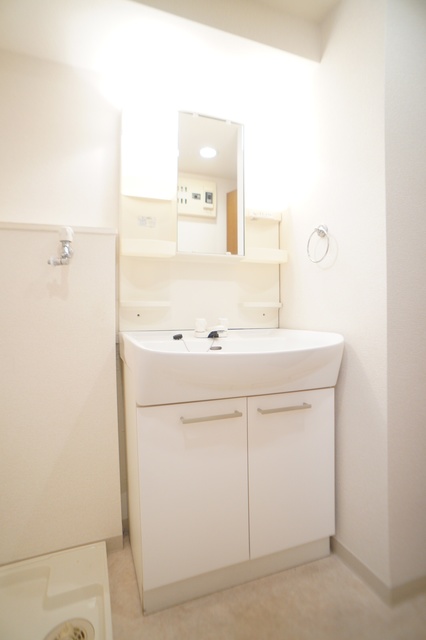 洗面設備　参考写真（同建物別部屋のものです）