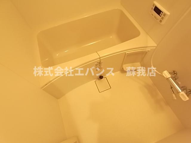 バス・シャワールーム　追い焚き機能付お風呂