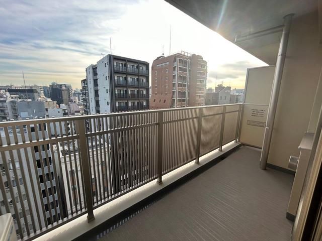 バルコニー　お洗濯にも便利なバルコニー付き