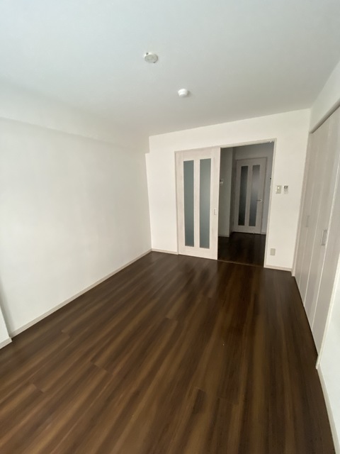 居室・リビング　落ち着いた雰囲気のお部屋です。