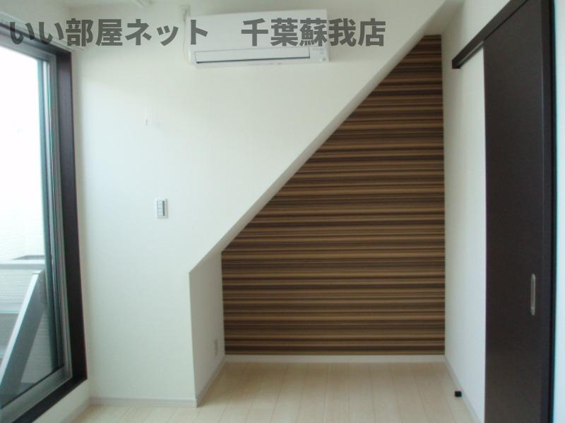 玄関　広くて明るい寝室