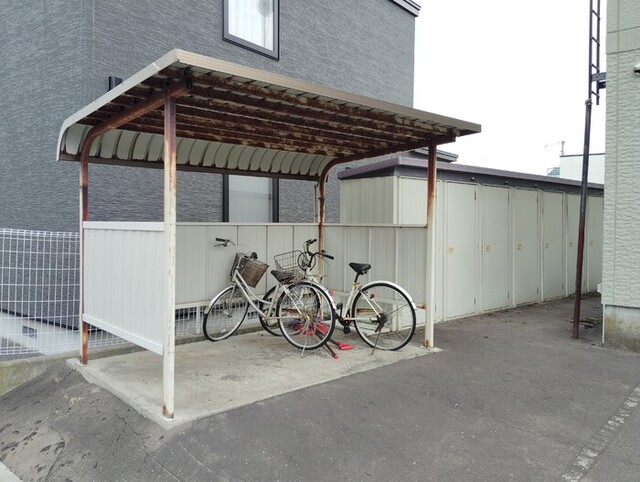 その他　自転車置き場、物置