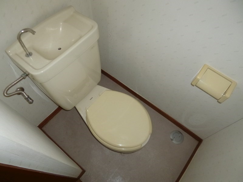 トイレ　※他号室の参考写真となります。