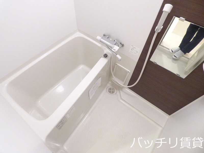 バス・シャワールーム　同型タイプの為、現状を優先いたします