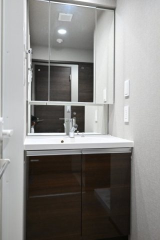 洗面設備　★《こちらのお部屋は仲介手数料は55％OFFです》★