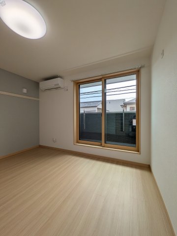 その他部屋・スペース　きれいな洋室です（アクセントクロスは黄色になります）