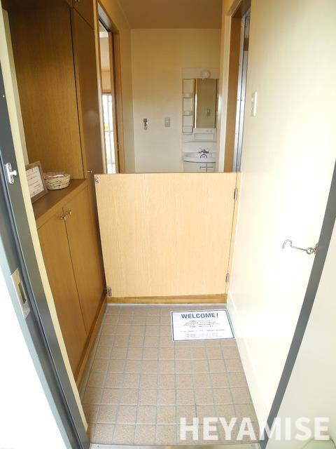 玄関　※同間取りの別の階のお部屋の画像です※現況を優先します