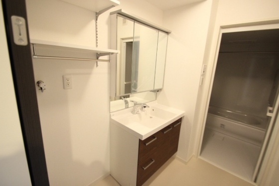 洗面設備　※別部屋の写真です