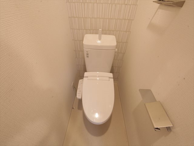 トイレ　温水洗浄便座付トイレ