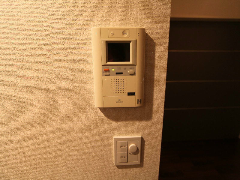 セキュリティ　TVモニター付インターホン