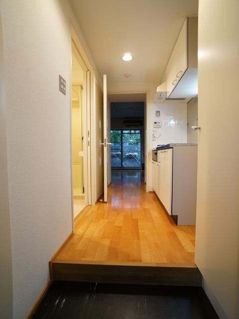 その他　玄関から見たお部屋です♪