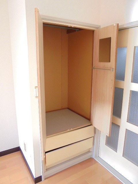 収納　写真は103号室です（参考）