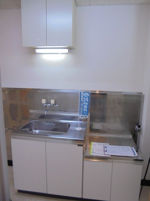 キッチン　写真は103号室です（参考）