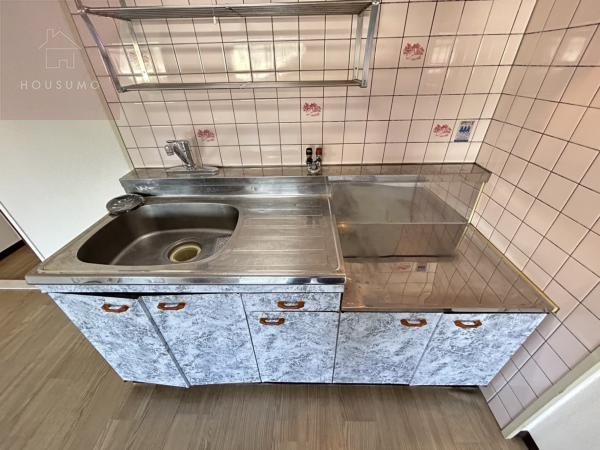 キッチン　コンパクトなキッチンで掃除もラクラク
