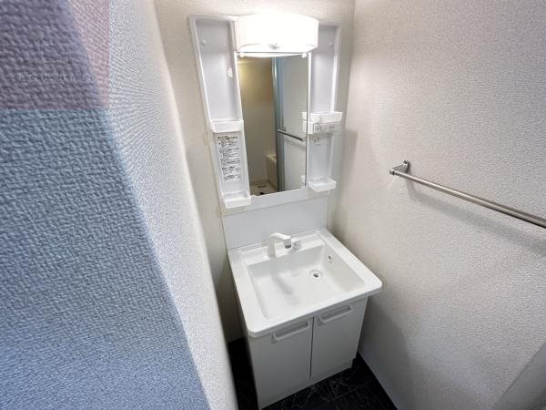 洗面設備　使いやすい洗面所です
