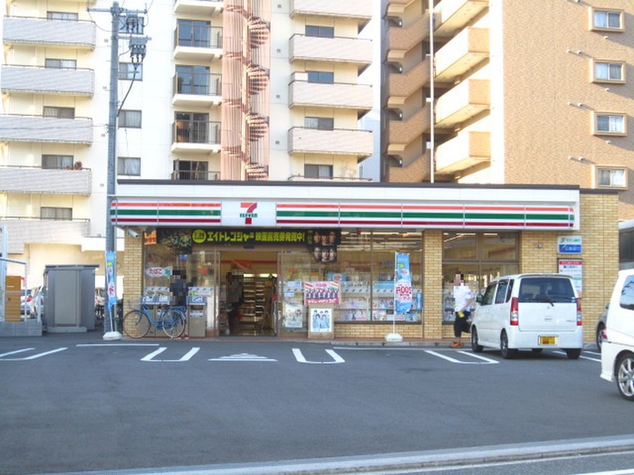 コンビニ　セブンイレブン広島三篠1丁目店（コンビニ）まで50m