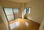 居室・リビング　リフォーム工事前のお部屋です。