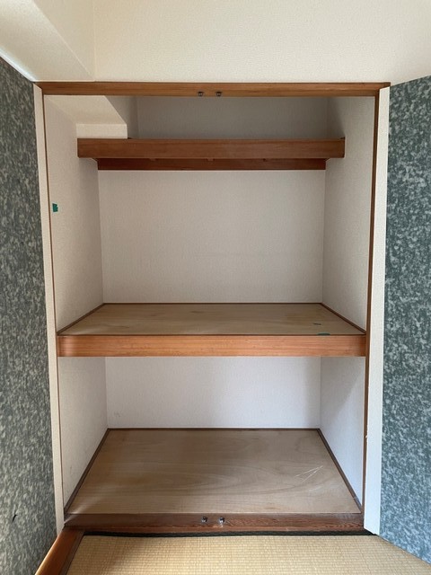 収納　リフォーム工事前のお部屋です。
