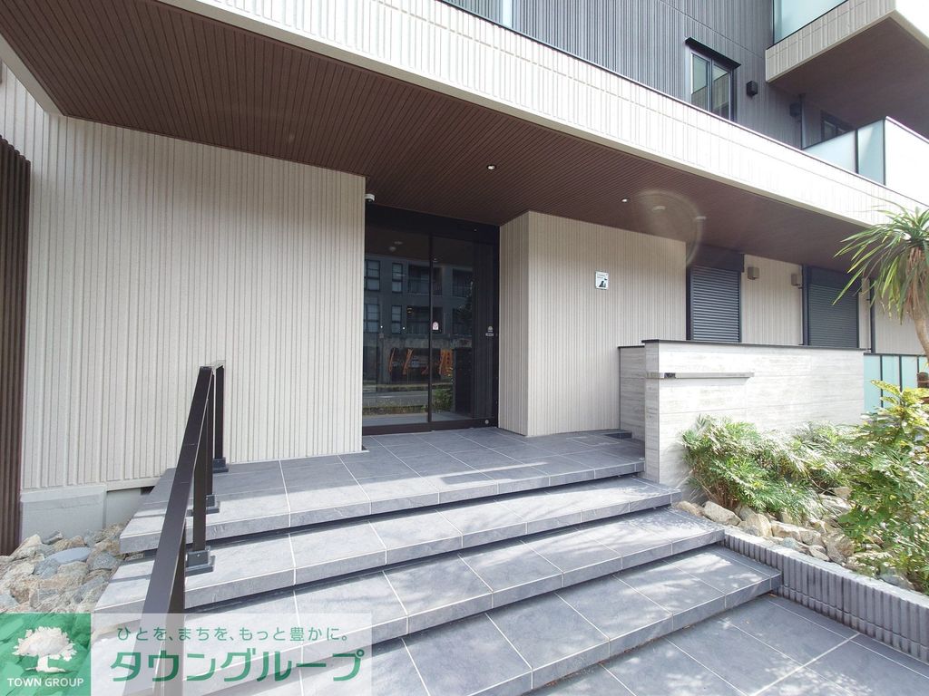 エントランス　駐車場