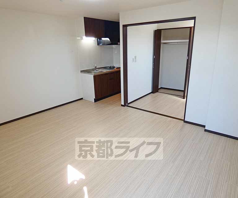 居室・リビング　白基調のお部屋です。