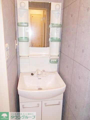 洗面設備　独立洗面台です