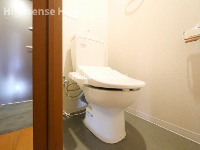 トイレ　落ち着いたトイレです