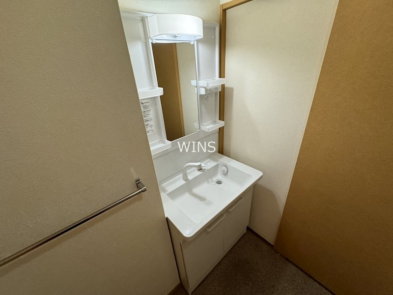 洗面設備　別部屋参考写真です