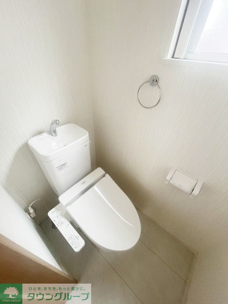 若葉町戸建のトイレ写真