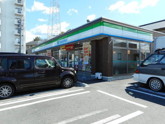 コンビニ　ファミリーマート 岡崎鴨田東店（コンビニ）まで550m