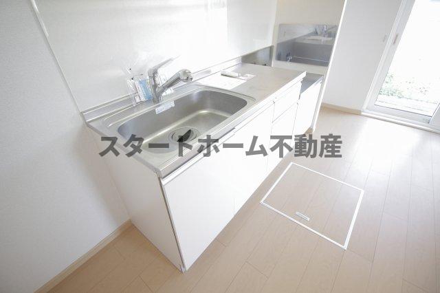 キッチン　コンパクトなキッチンで掃除もラクラク